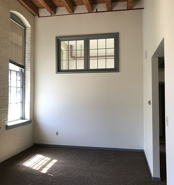 2nd image of 1200 N 11th St APT 204
