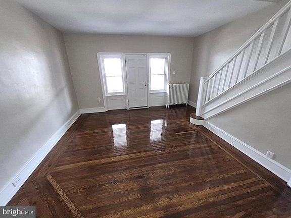 5th image of 2154 Elkins Ave