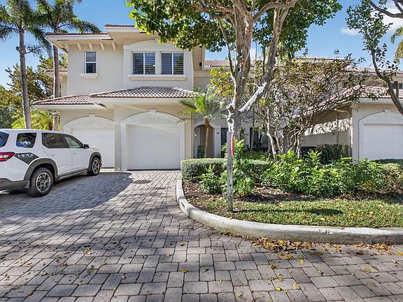 4th image of 23 Royal Palm Way #18