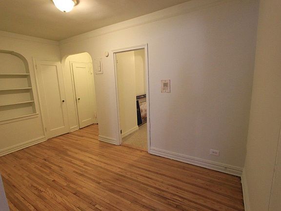 5th image of 4330 44th St APT 1C