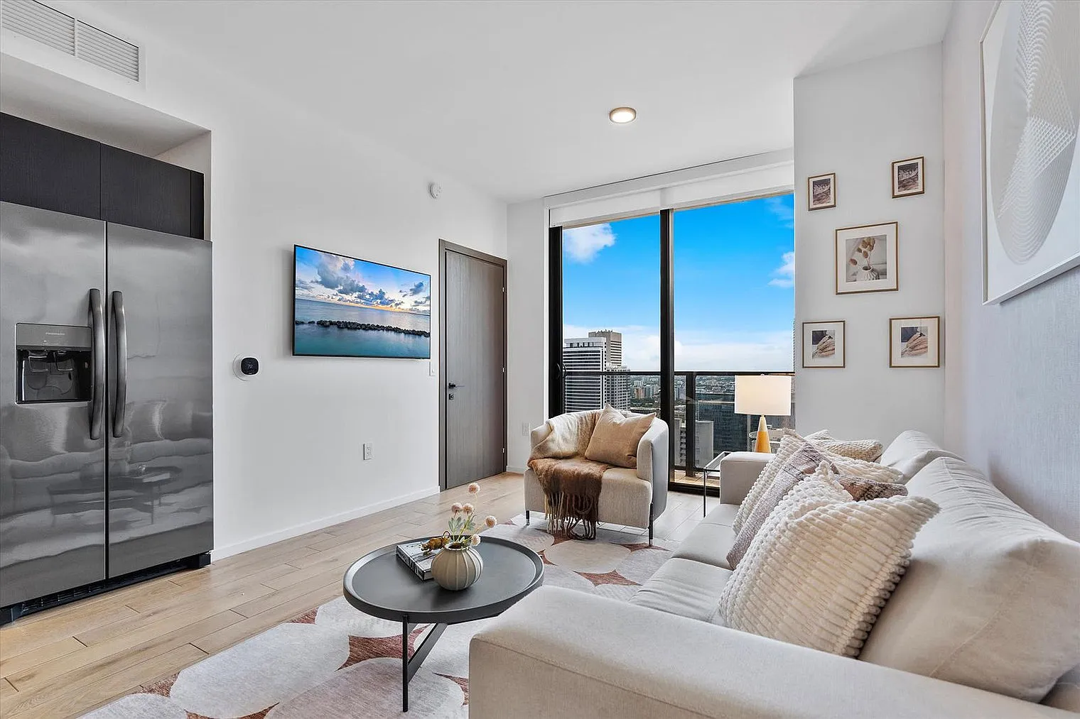 3 bed, 3.0 bath, 1528 sqft, $8,622 — Photo 1
