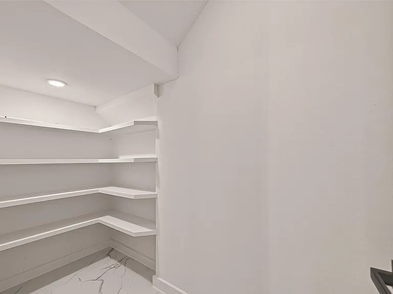 90 Burress St #A — Photo 27