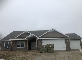 308 Gene Dr, Roanoke, IN 46783