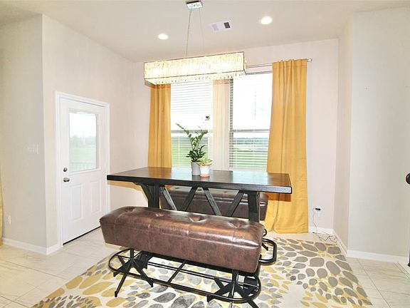 4th image of 2571 Terrace Point Dr