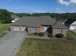 123 Lakeview Pl, Clinton, TN 37716