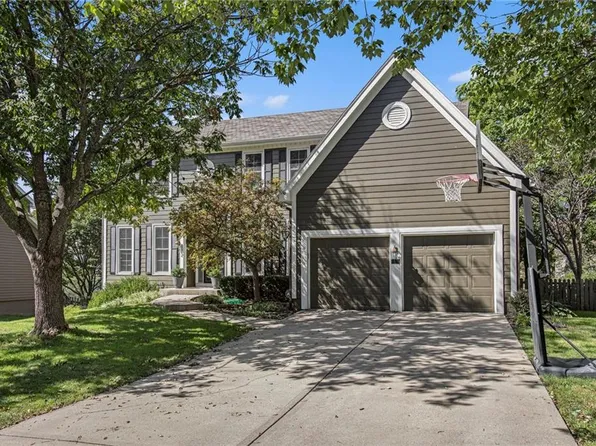 5214 W 156th St, Overland Park, KS 66224