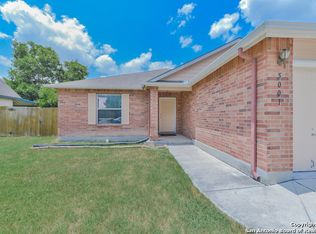 5001 Castle Hill Dr, Schertz, TX 78108
