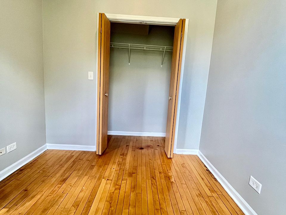 1st image of 3227 S Carpenter St Unit 3W