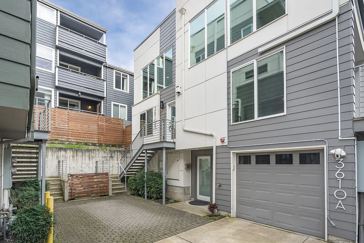Building Photo - 3610 1st Ave NW #B