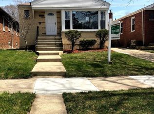 9925 S Claremont Ave, Chicago, IL 60643