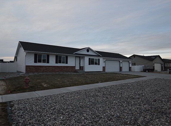 2nd image of 1411 N Richland Dr