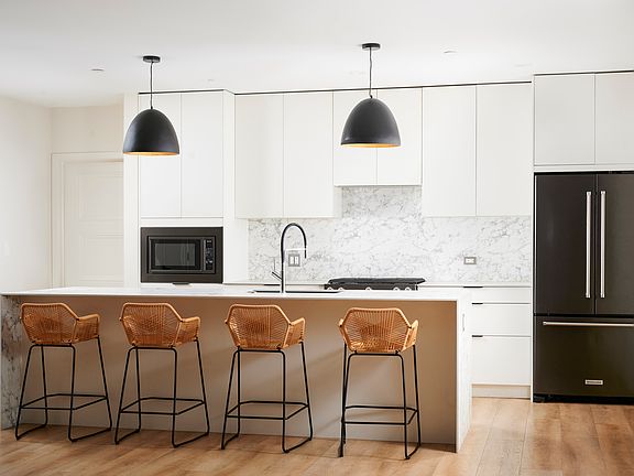 2nd image of 4153 W Melrose Ave #1E