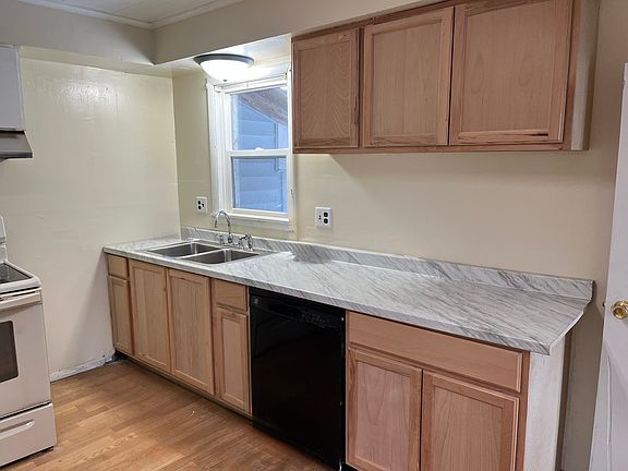3rd image of 214 N Granger St