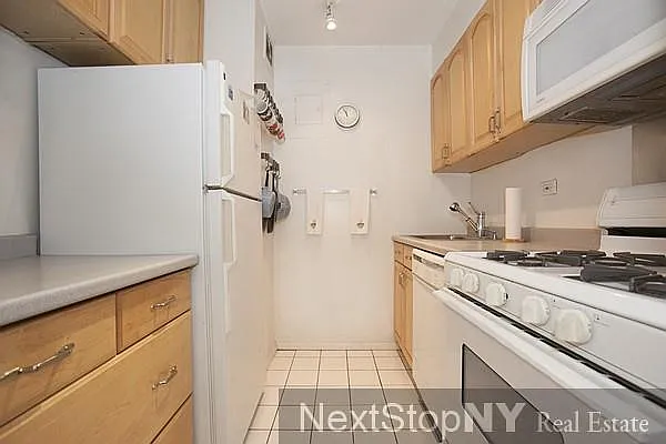Sold by NextStopNY | media 8