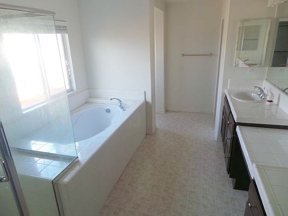 3rd image of 29114 Hawkesbury Ct