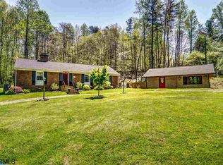 1572 Overlook Dr, Charlottesville, VA 22903