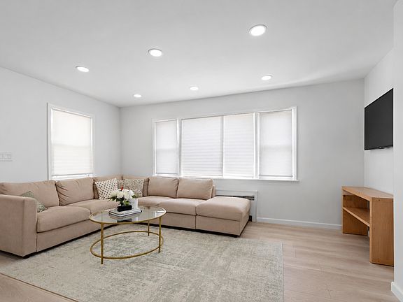 5th image of 61 Minnesota Ave Floor 2