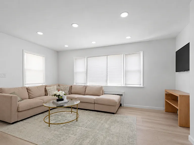 61 Minnesota Ave #2 — Photo 5