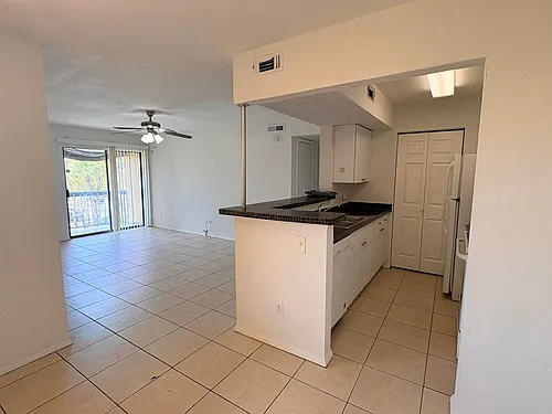 2905 Winkler Ave #718 Photo 1