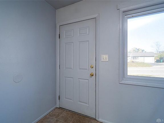 3rd image of 26 W Garland Ave