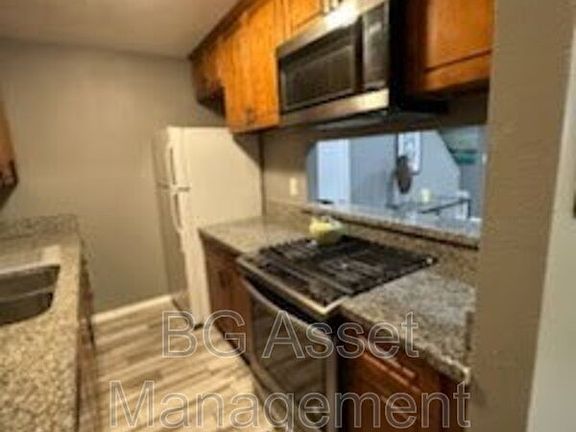 4th image of 2417 Northrop Ave APT 2
