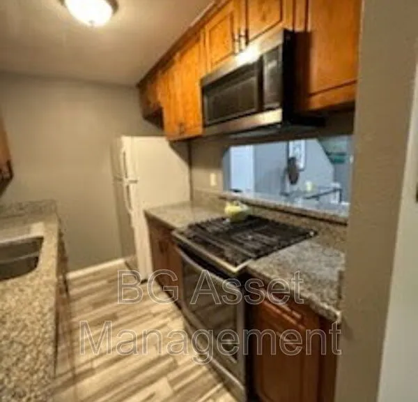 2417 Northrop Ave #2 — Photo 16