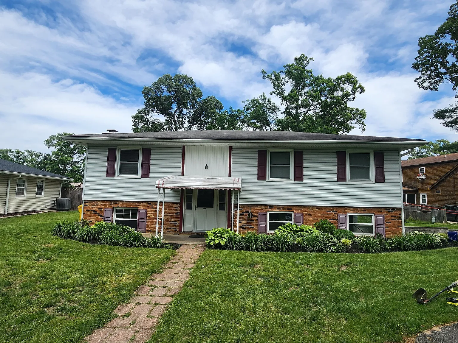 3 bed, 1900 sqft, $3,499 — Photo 1