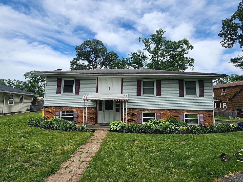 348 South Dr