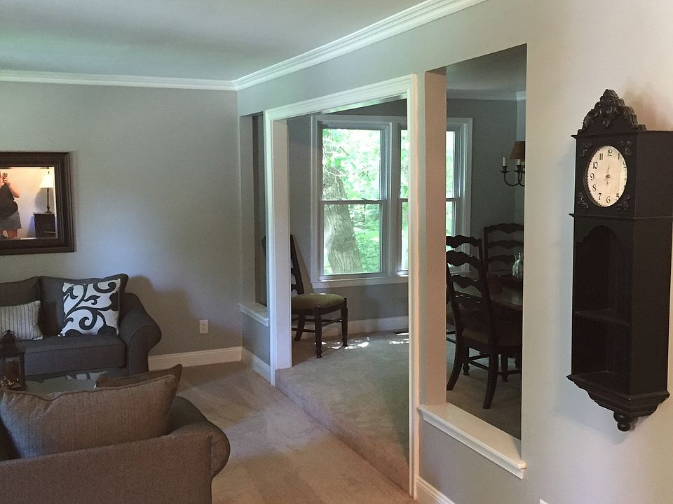 Living Room/Dining