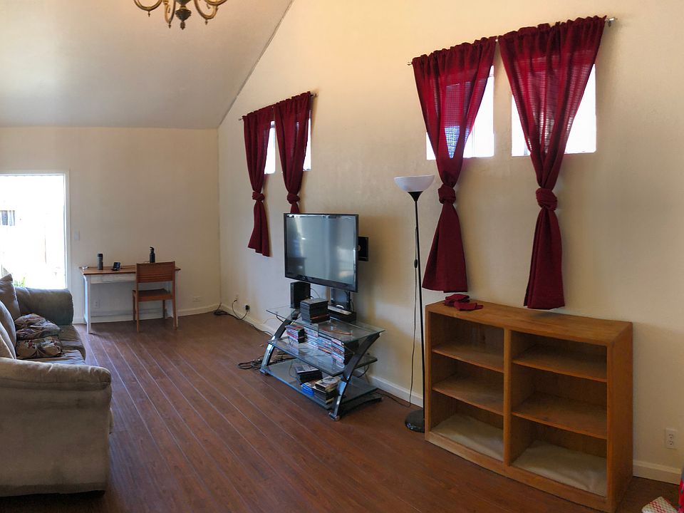 2nd image of 941 Shearer St
