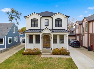 1211 E Lincoln St, Birmingham, MI 48009