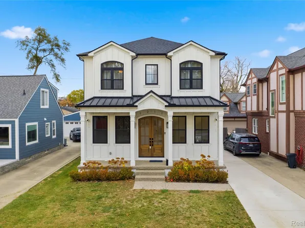 1211 E Lincoln St, Birmingham, MI 48009