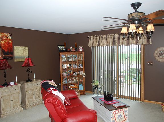 3rd image of 7740 Northfield Ln