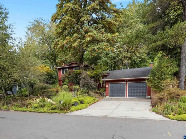 35 Da Vinci St, Lake Oswego, OR 97035