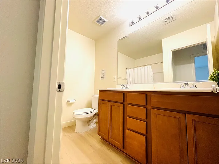 9206 Valley Betica Ave — Photo 11