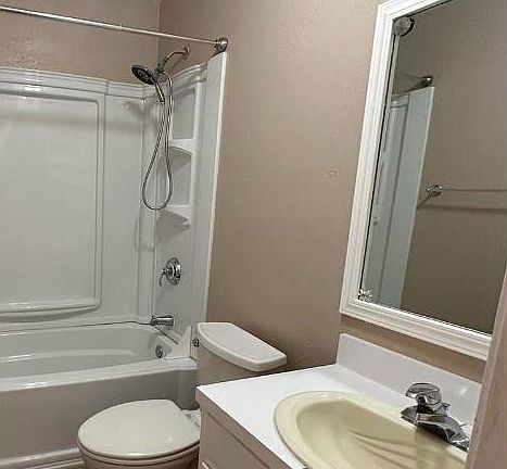 5th image of 8135 Imperial Dr