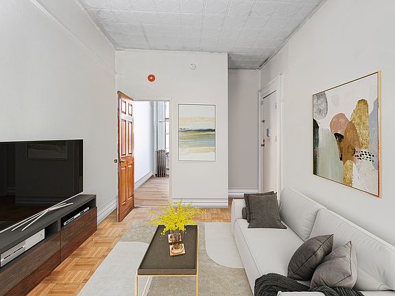 2nd image of 54 Lexington Ave APT 1