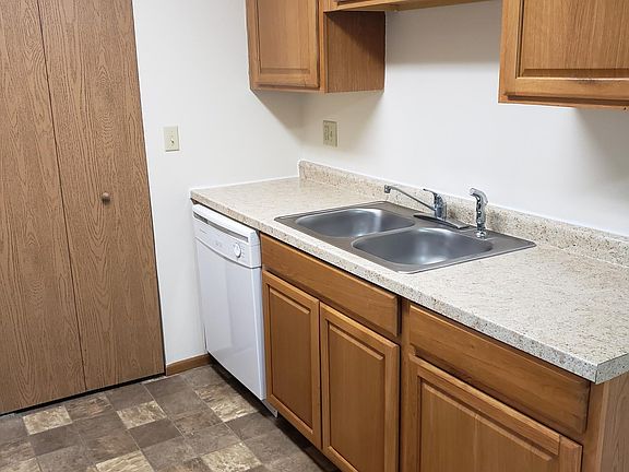 5th image of 1135 Michigan Ave E APT 17
