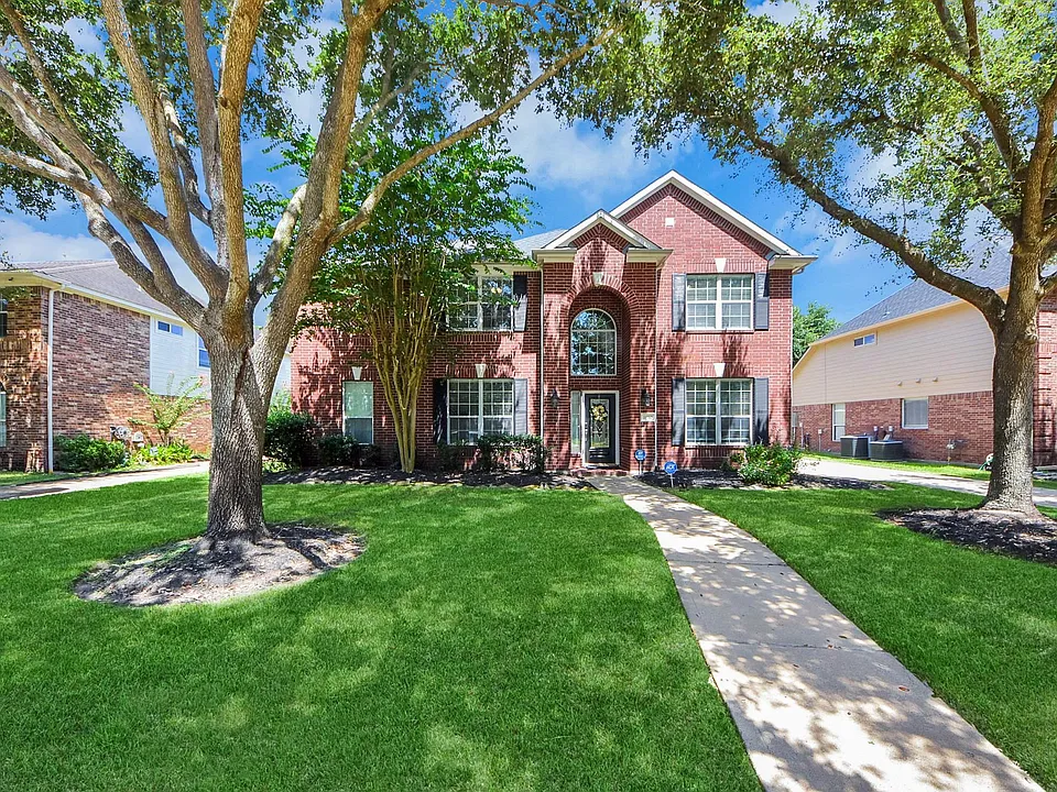 1810 Blue Water Bay Dr
