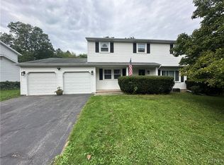 202 Thornton Cir S, Camillus, NY 13031