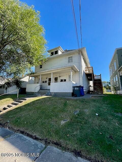 2nd image of 462 3rd St