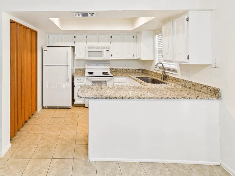 18543 Iris Rd — Photo 6
