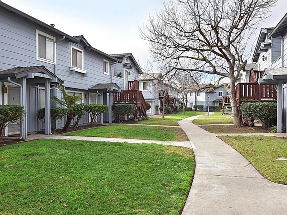 2nd image of 465 Sieber Ct