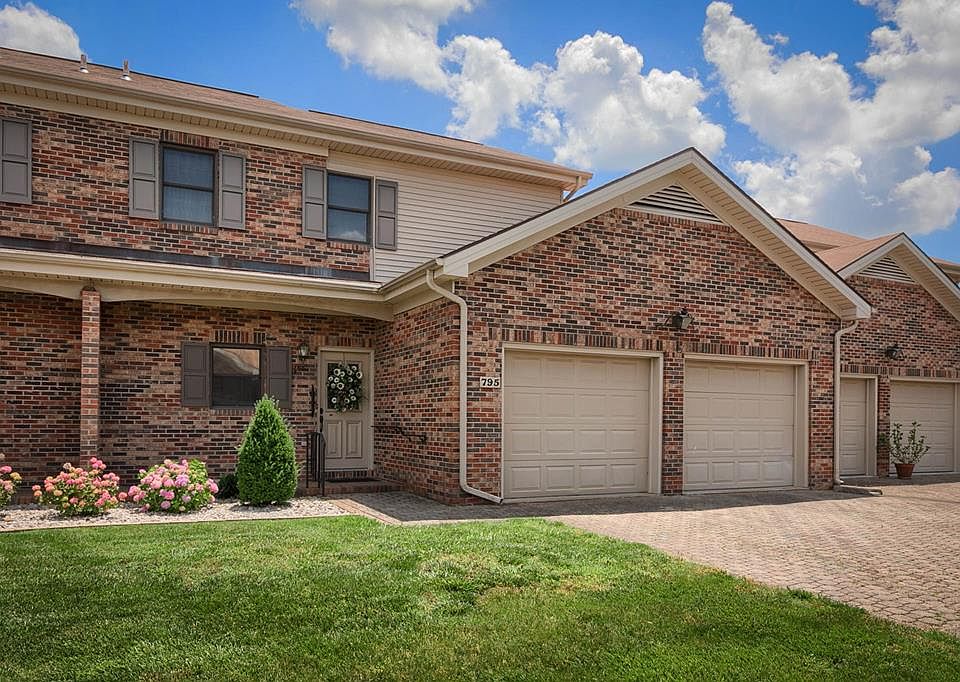 1st image of 795 Live Oak Pl