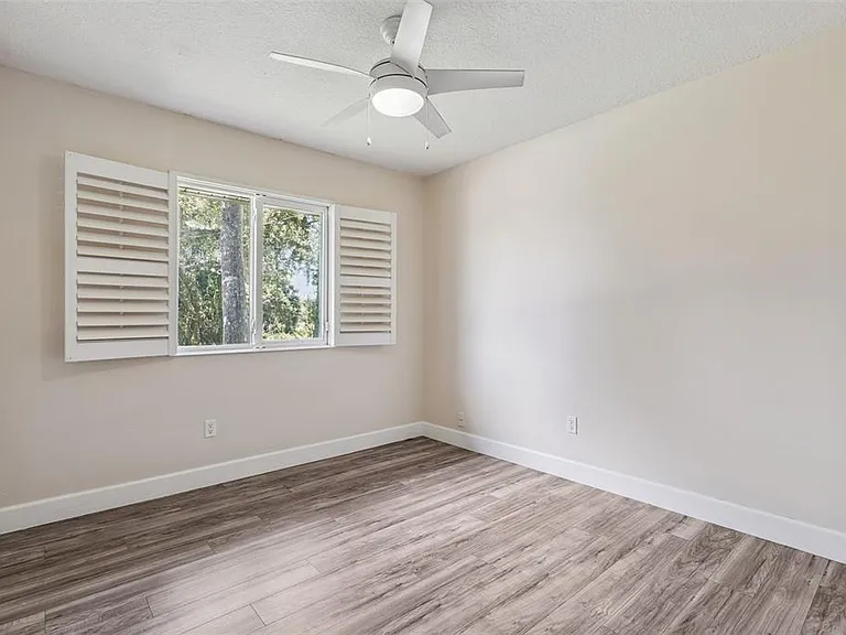 523 Fern St — Photo 24