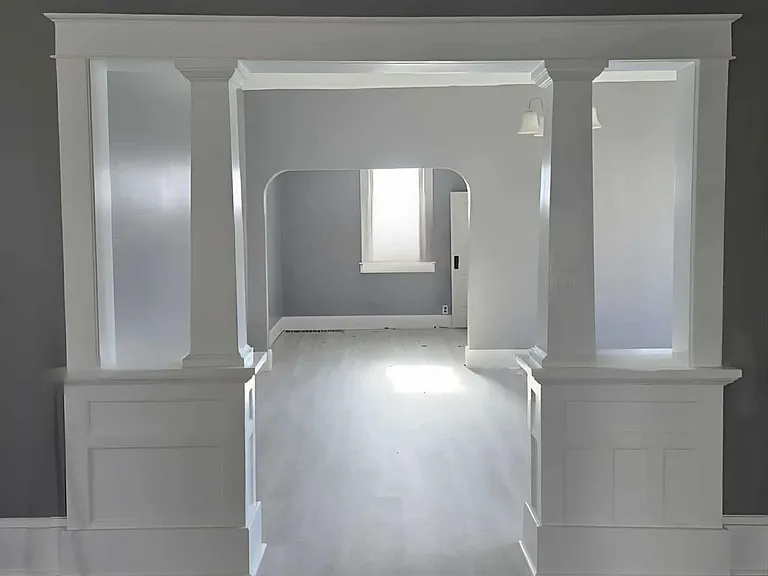 305 W Main St — Photo 1