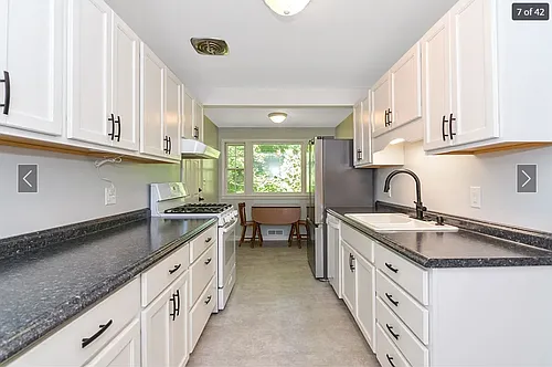 39 Beechmont St Photo 1