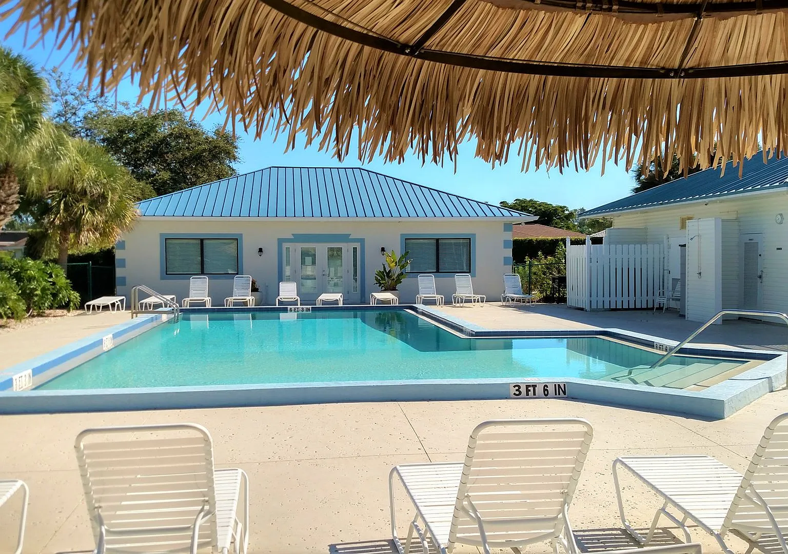 Seasonal Short-Term Single-Family Home located in Meadow Run at Jacaranda! — Photo 2