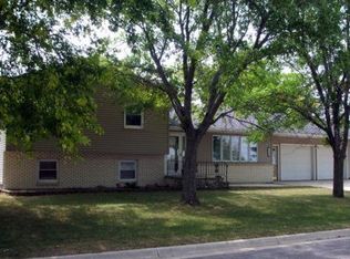 141 Wilson St, Alden, MN 56009