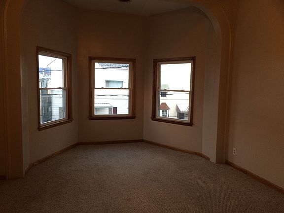 Upstairs living room - front